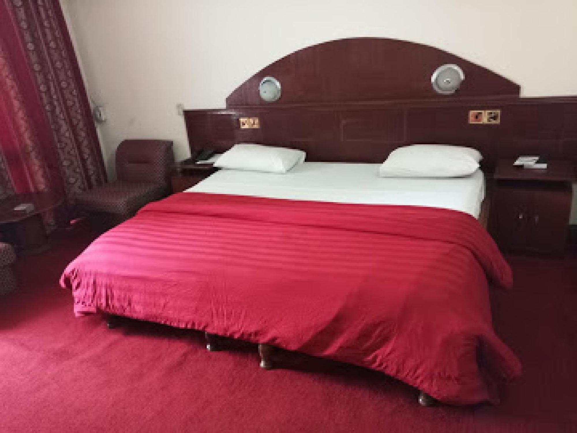 Room In Lodge - Premier Hotel-إبادان المظهر الخارجي الصورة